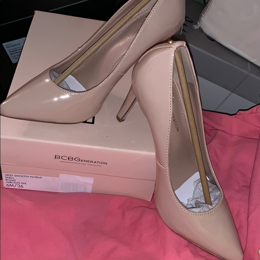 NIB BCBGeneration Smooth Patent Heelsππ - Picture 1 of 7